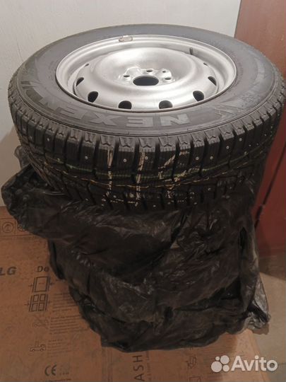 Nexen Winguard WinSpike 215/65 R16 102T