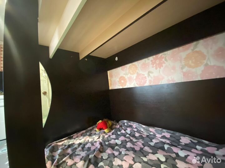 Двухъярусная кровать