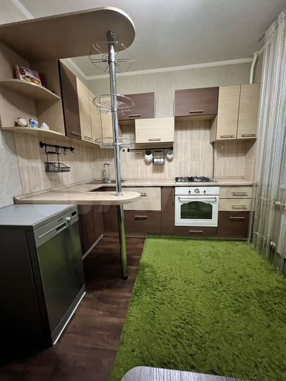 2-к. квартира, 58 м², 2/10 эт.