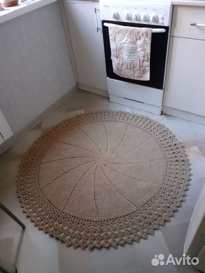 Ковер вязанный ручной работы