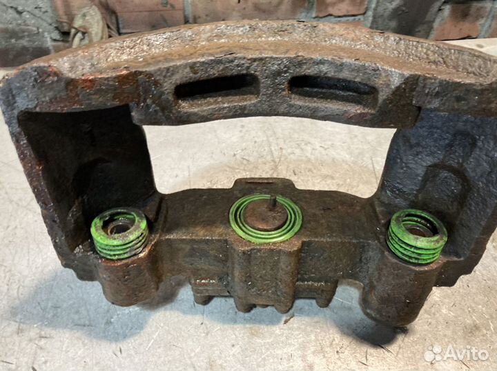 Тормозной суппорт передний левый на автобус Higer