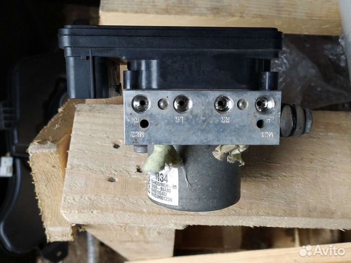 Блок ABS hyundai grand santa fe 2018 год