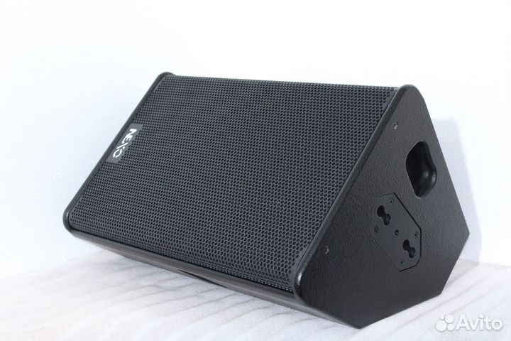 Nexo PS15 R2