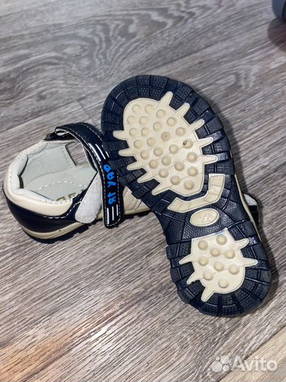 Сандали для мальчика 22