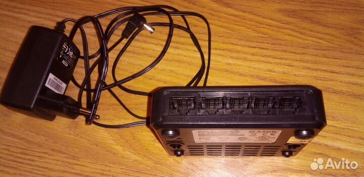 Коммутатор D-link DES-1005A