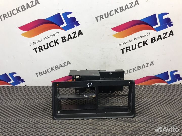 Рамка магнитолы Renault Premium