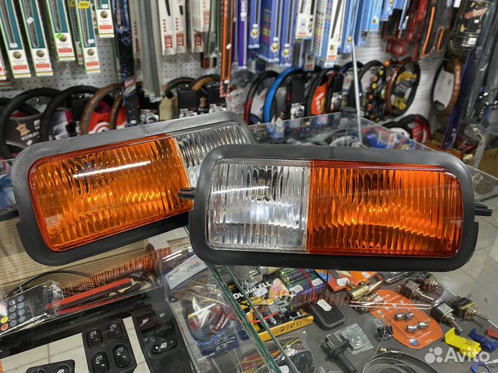 Подфарники Нива желтые