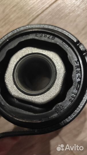 Сайлентблок задний переднего рычага подвески Ford