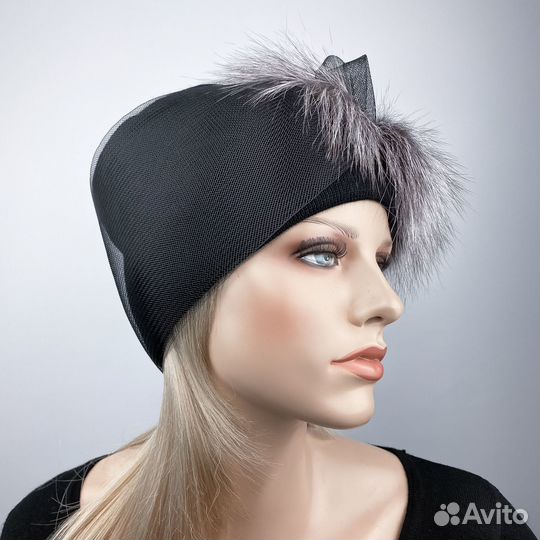 Шапка трикотажная с меховой отделкой. Лис финский