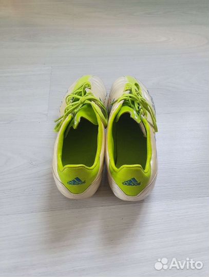 Футбольные бутсы