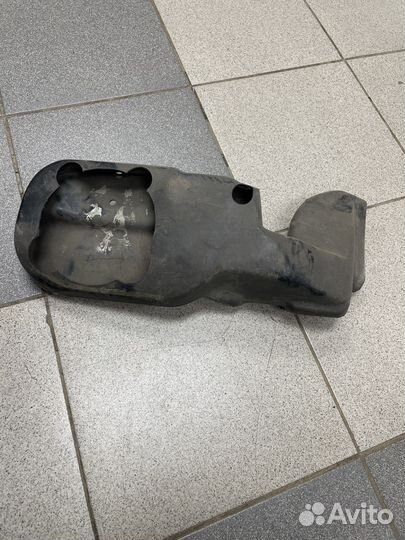 Воздухозаборник наружный VW Passat B3 357805961