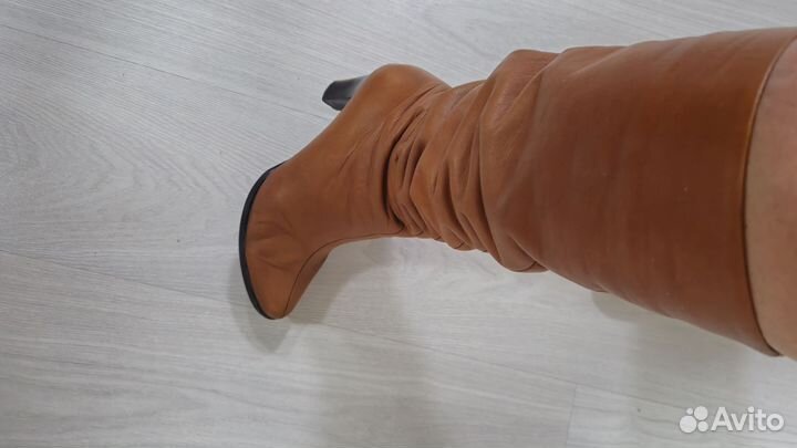 Кожанные осенние сапоги модный коричневый