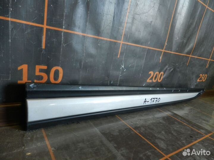 Накладка двери передней -Mitsubishi Outlander 3