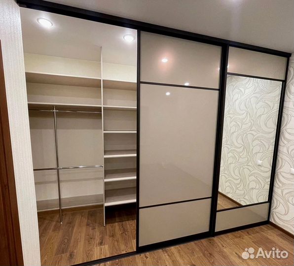 Шкаф купе зеркальный