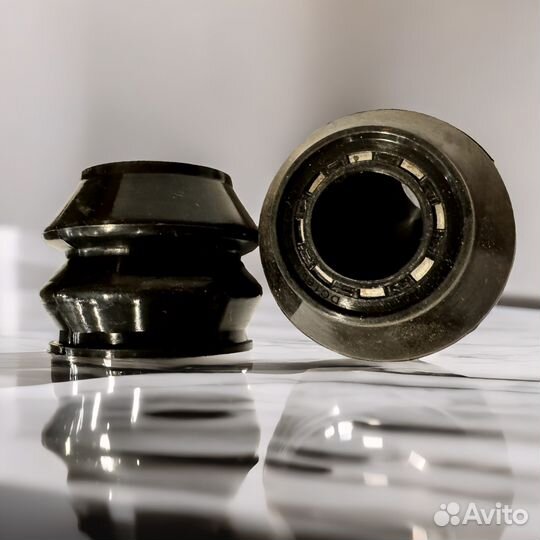 Пыльник шаровой опоры нижнего рычага, набивной (армированный верх и низ), 24*45*45