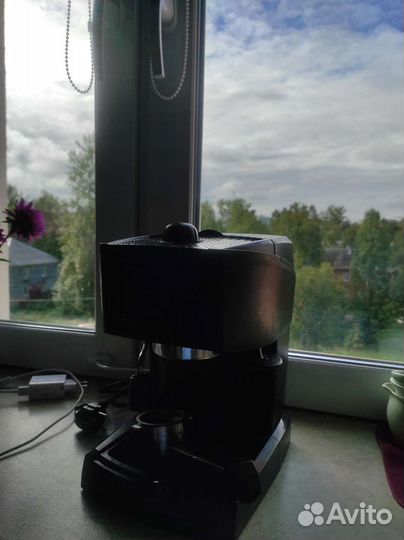 Кофеварка рожковая DeLonghi