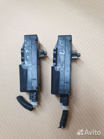 Моторчик кнопки регулировки сиденья Toyota Lexus