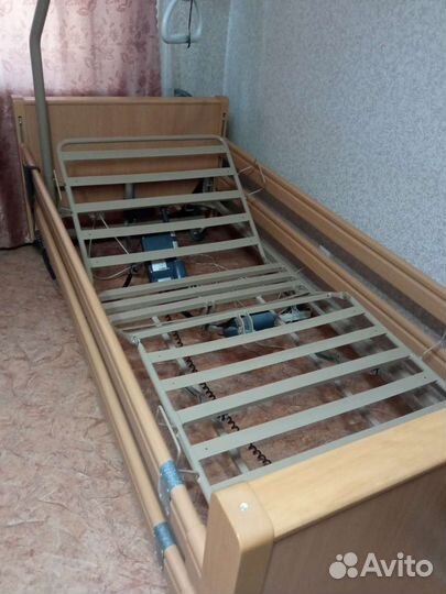 Медицинская кровать для лежачих