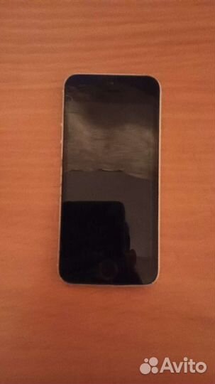 Телефон iPhone SE