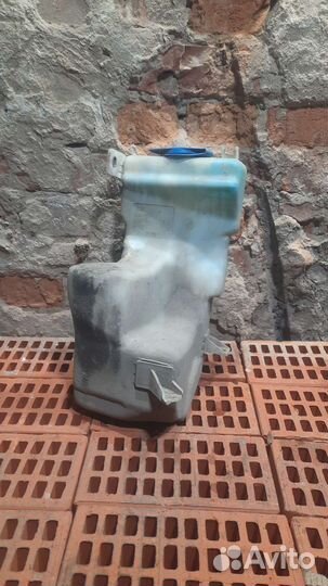 Бачок омывателя ауди 100С4 audi 100C4