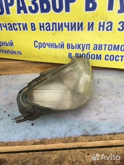 Фара передняя правая Peugeot 206