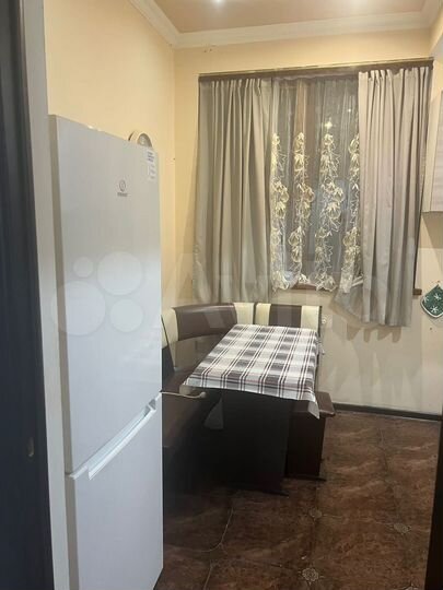 3-к. квартира, 100 м², 4/4 эт.