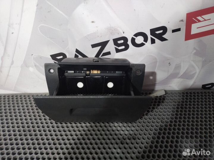 Пепельница MAN TGA 2006 81637400063