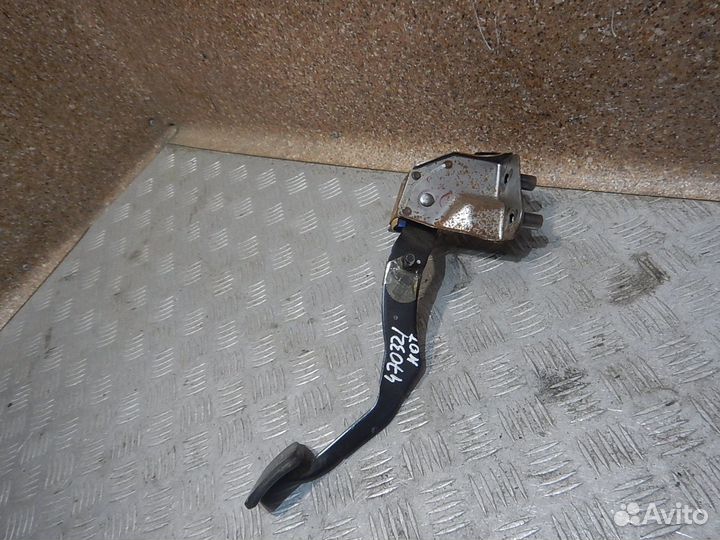 Педаль сцепления, Nissan (Ниссан) -note (E11) (06)