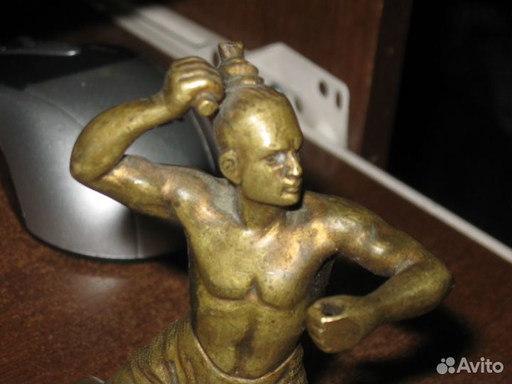 Бронзовая статуэтка