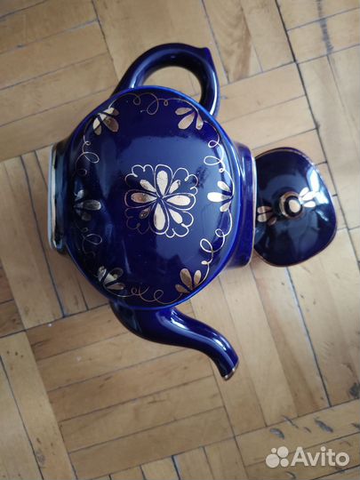 Заварочный чайник с узорами