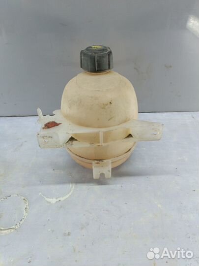 Расширительный бачок Renault Logan 1