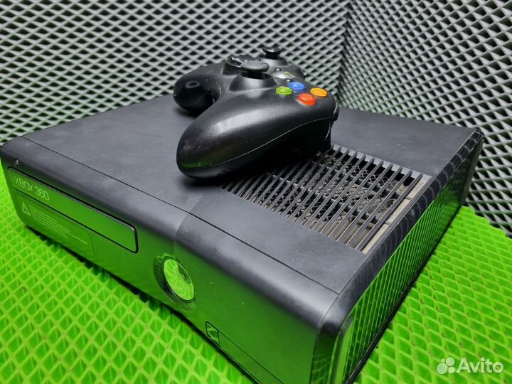 Microsoft Xbox 360 250Gb 1джойстик