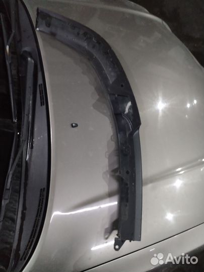 Губа на бампер на Toyota avensis