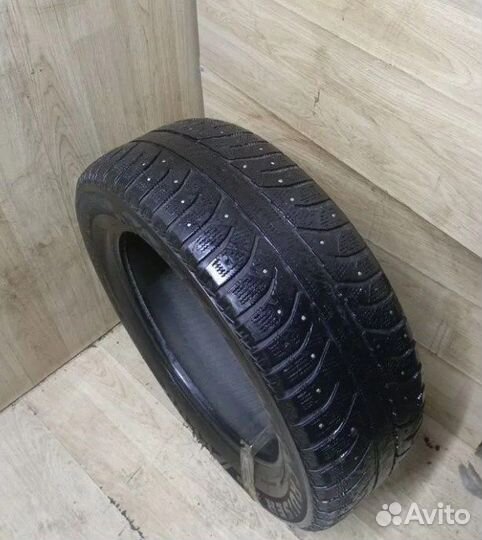 Bridgestone Ice Cruiser 7000 215/60 R17 100T