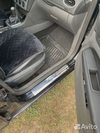 Накладки на пороги Ford Focus 2 (нержавейка)