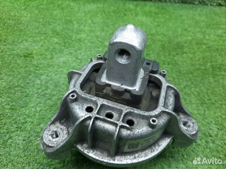 Подушка двс правая Bmw 5 Series F10