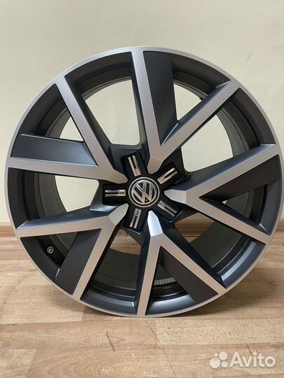 Новые оригинальные диски Volkswagen Touareg