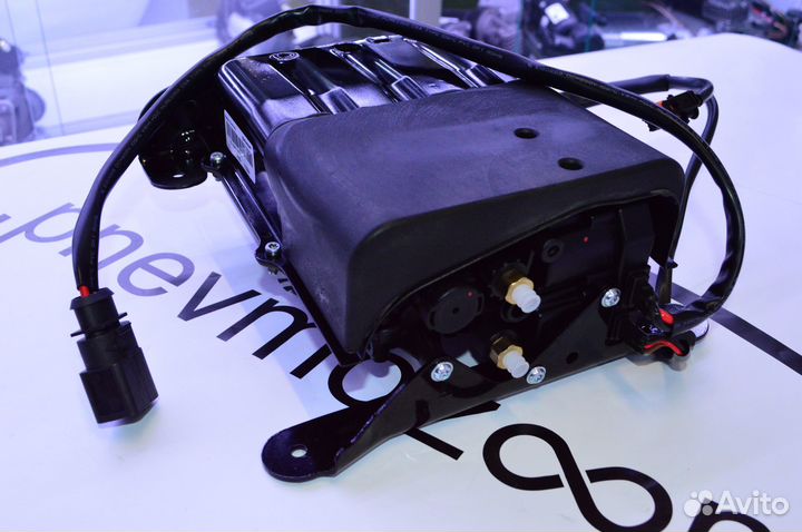 Компрессор пневмоподвески Porsche Panamera 970