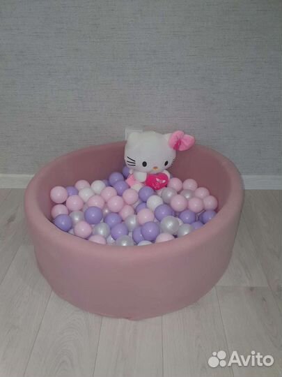 Сухой бассейн с шариками