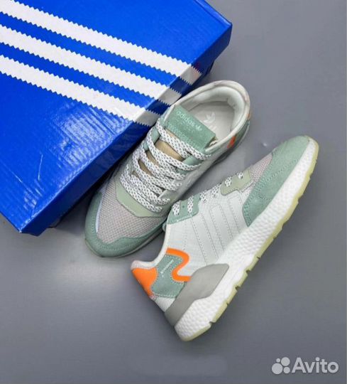 Кроссовки женские Adidas