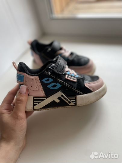 Кроссовки для девочки