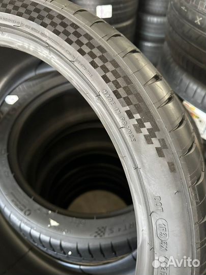 Michelin Pilot Sport 4 S 255/35 R21 и 285/30 R21