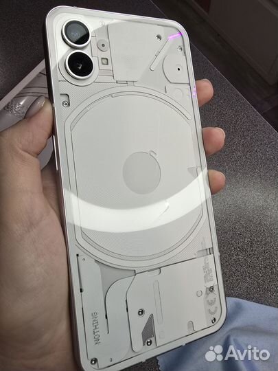 Nothing Phone 1, 8/256 ГБ