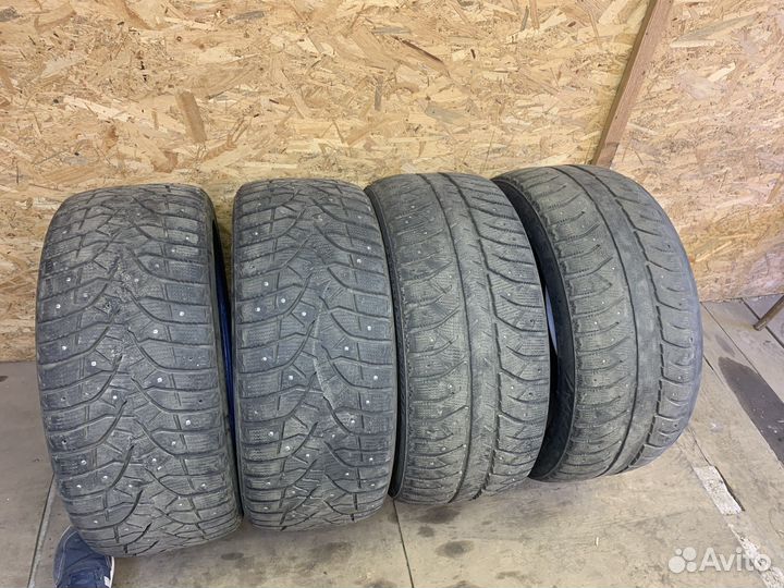Bridgestone Blizzak Spike-02 SUV 275/40 R20 106