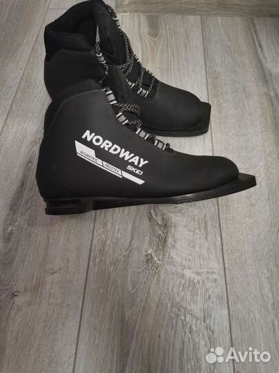 Продам лыжные ботинки nordway