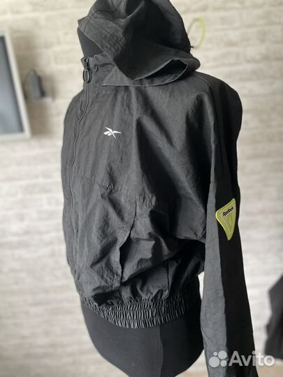 Ветровка reebok женская
