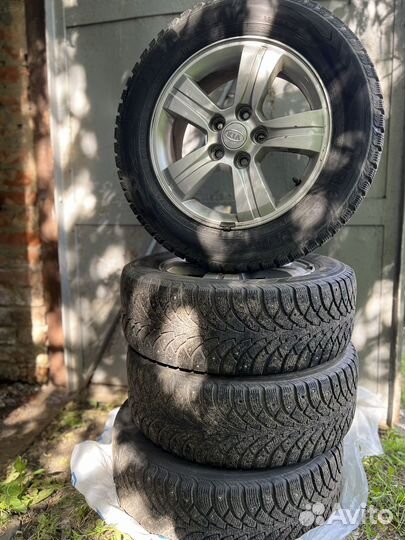 Комплект колес для Kia Soul 215/60R16