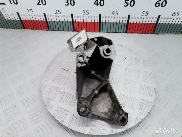 Кронштейн двигателя Audi A4 B6 2002 8E0199305A