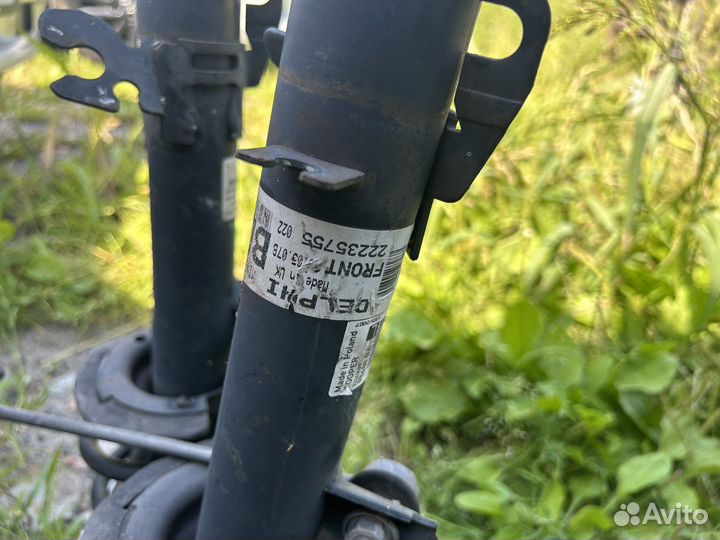 Стойки амортизатора передние