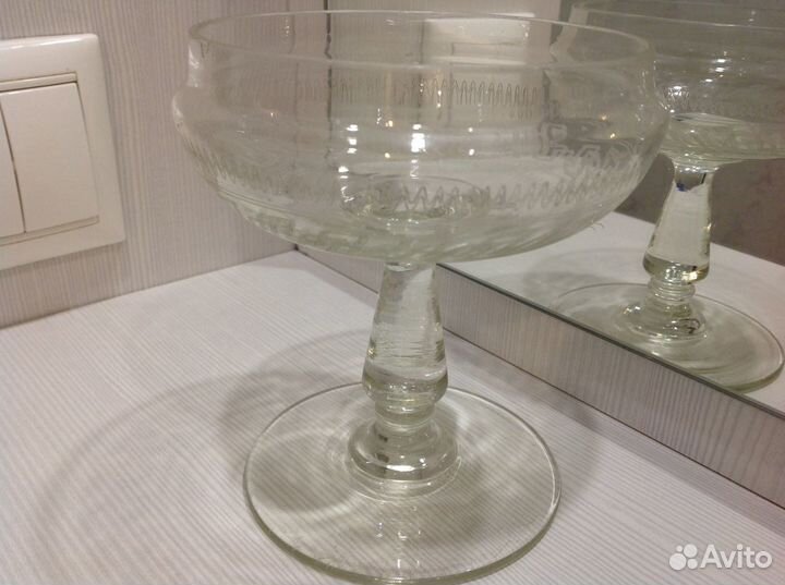 Антикварная вазочка